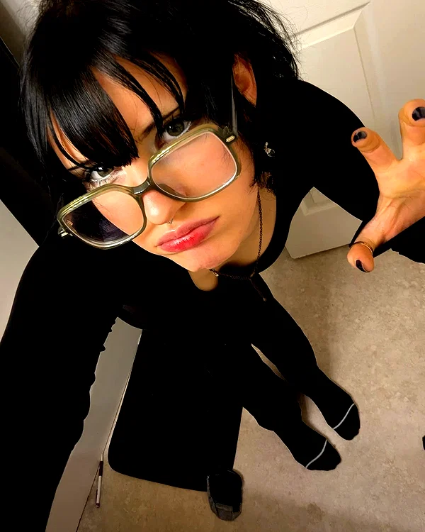 zz.eazoning instagram image archive image