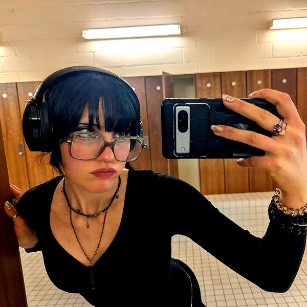 zz.eazoning instagram image archive image