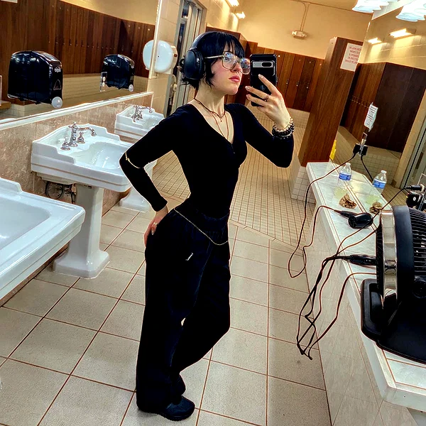 zz.eazoning instagram image archive image