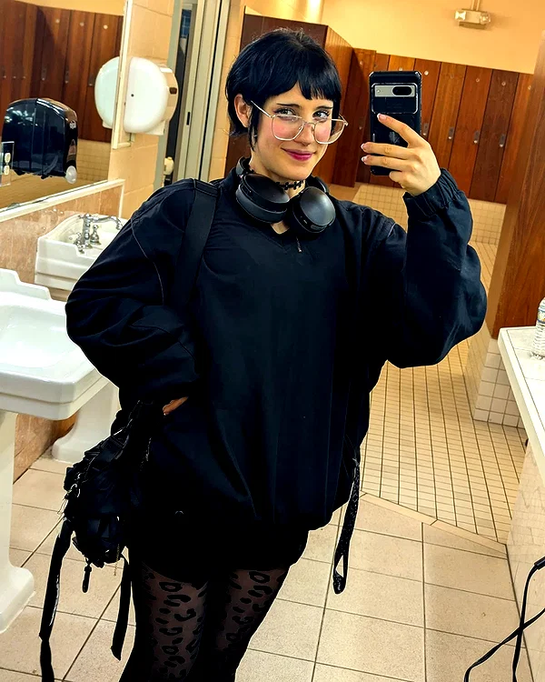 zz.eazoning instagram image archive image