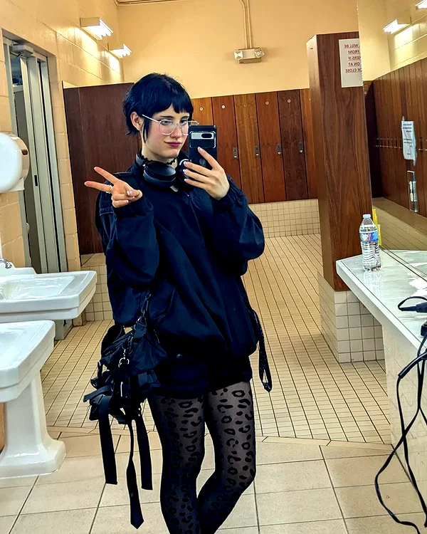 zz.eazoning instagram image archive image