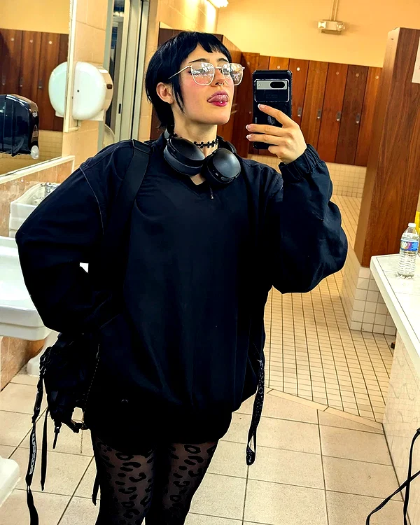 zz.eazoning instagram image archive image