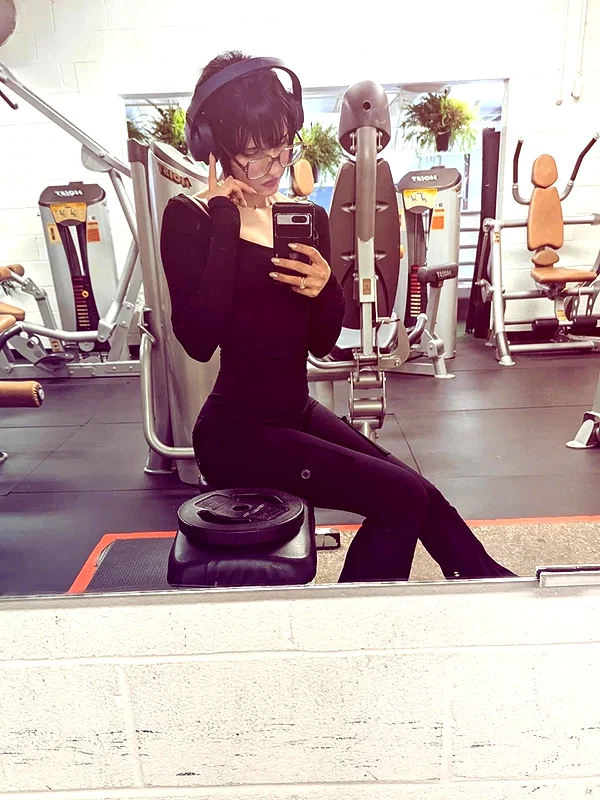 zz.eazoning instagram image archive image