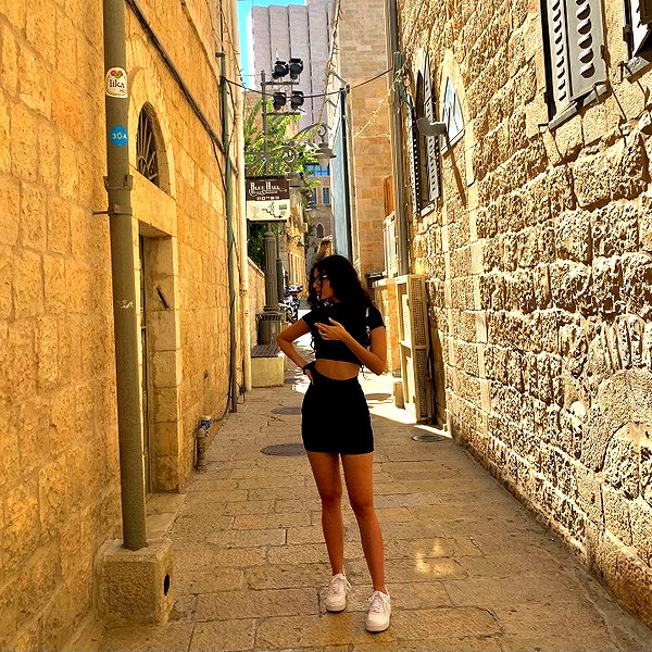 __yaheli_ instagram image archive image