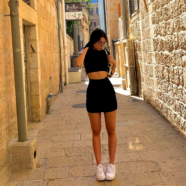 __yaheli_ instagram image archive image