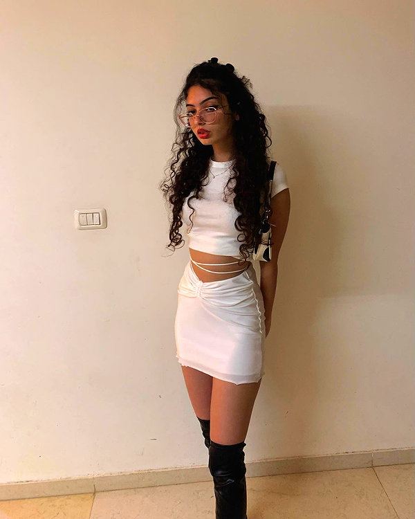 __yaheli_ instagram image archive image