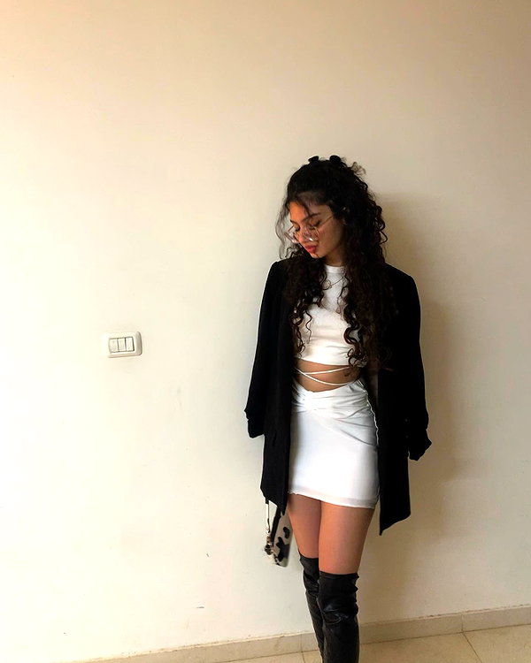 __yaheli_ instagram image archive image