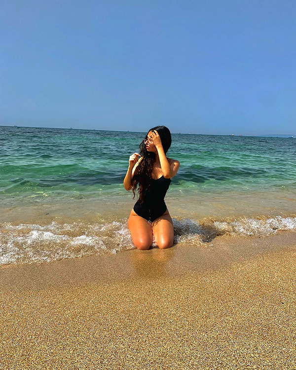 __yaheli_ instagram image archive image