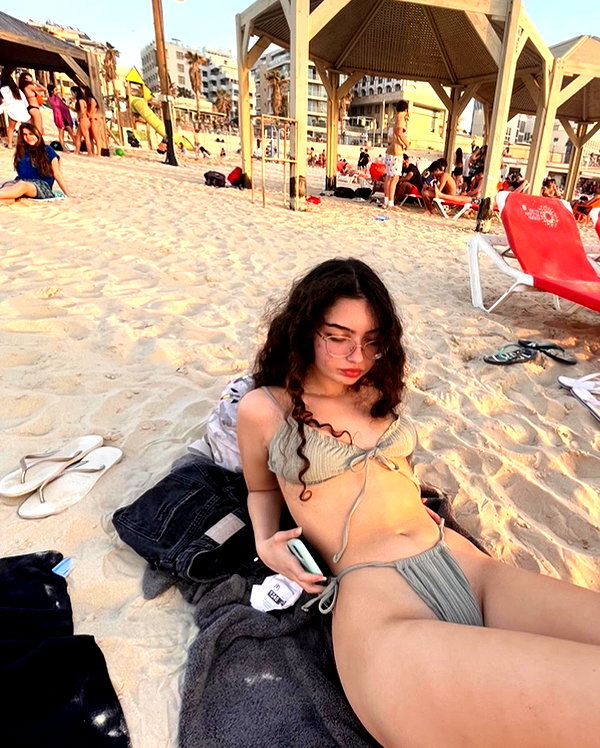 __yaheli_ instagram image archive image