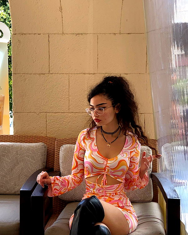 __yaheli_ instagram image archive image