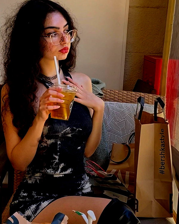 __yaheli_ instagram image archive image