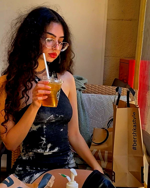__yaheli_ instagram image archive image