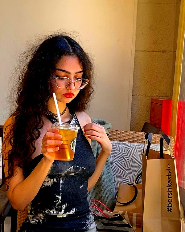 __yaheli_ instagram image archive image
