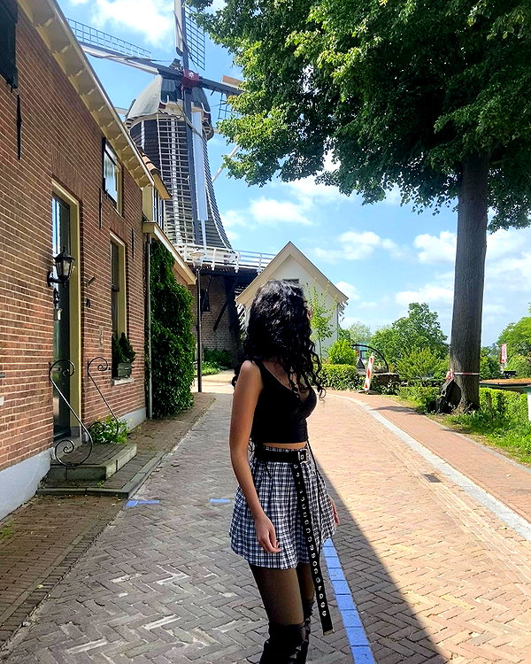 __yaheli_ instagram image archive image