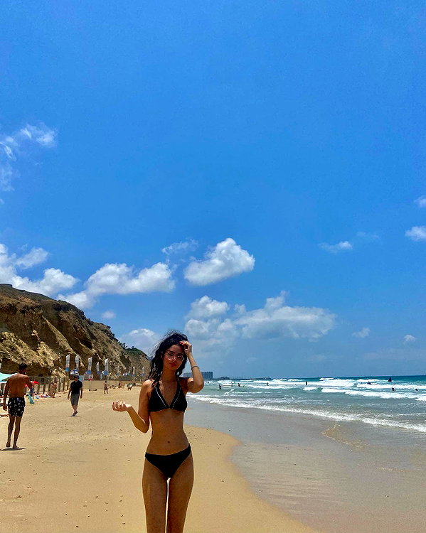__yaheli_ instagram image archive image