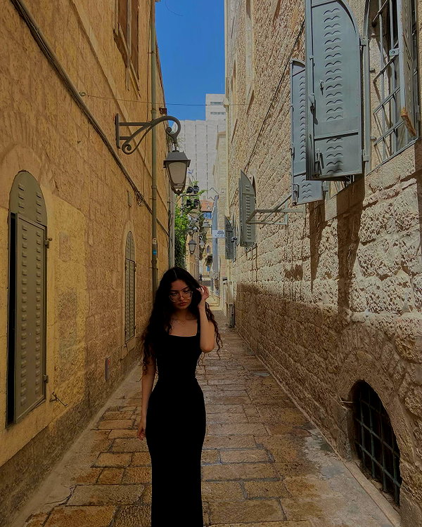 __yaheli_ instagram image archive image
