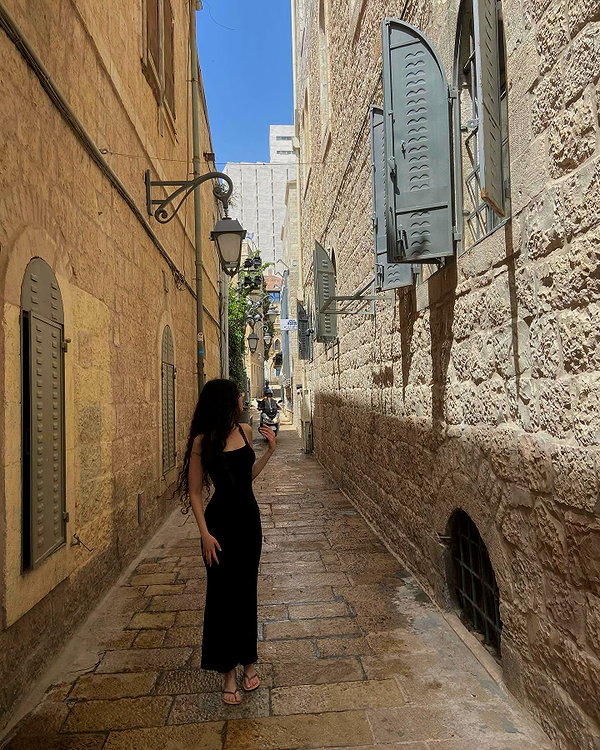 __yaheli_ instagram image archive image