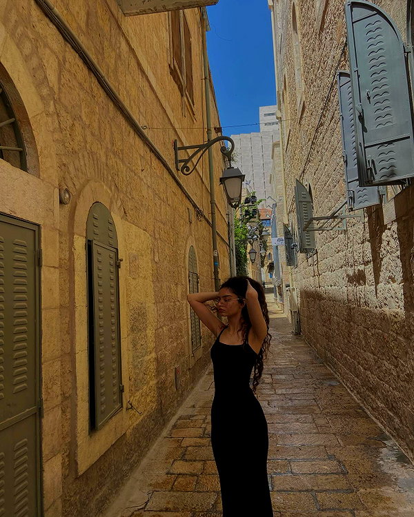 __yaheli_ instagram image archive image