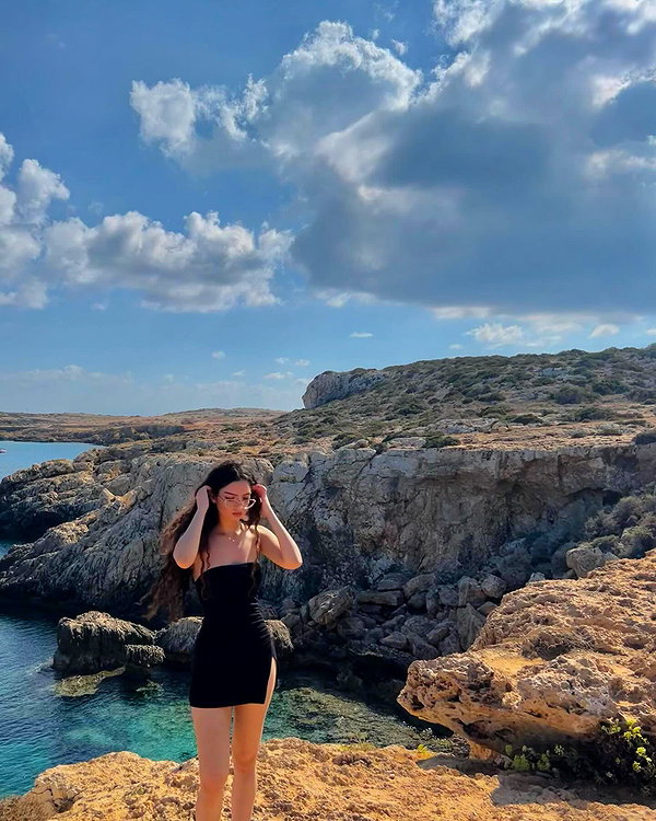 __yaheli_ instagram image archive image