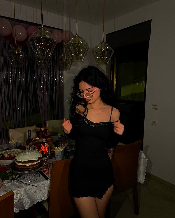 __yaheli_ instagram image archive image