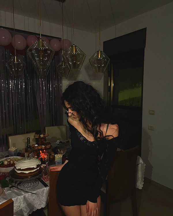 __yaheli_ instagram image archive image