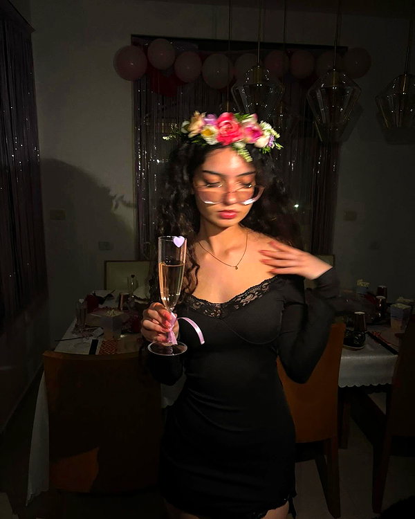 __yaheli_ instagram image archive image