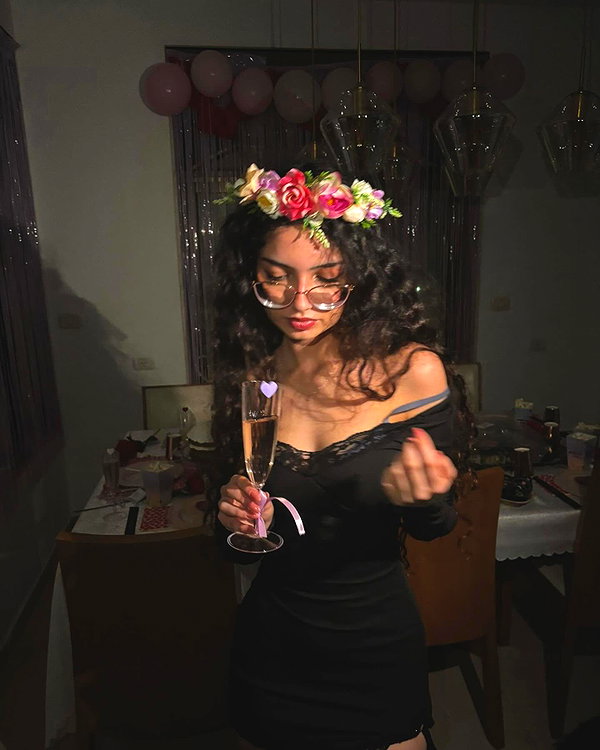 __yaheli_ instagram image archive image