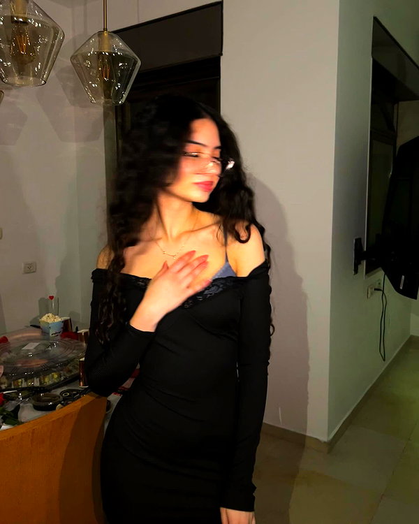 __yaheli_ instagram image archive image