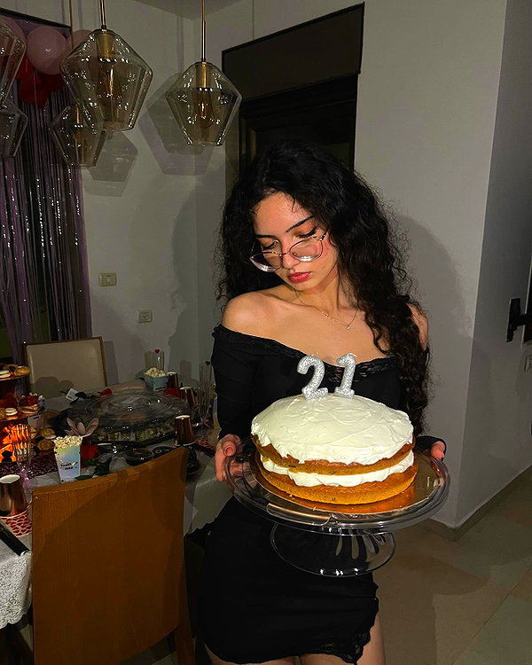 __yaheli_ instagram image archive image