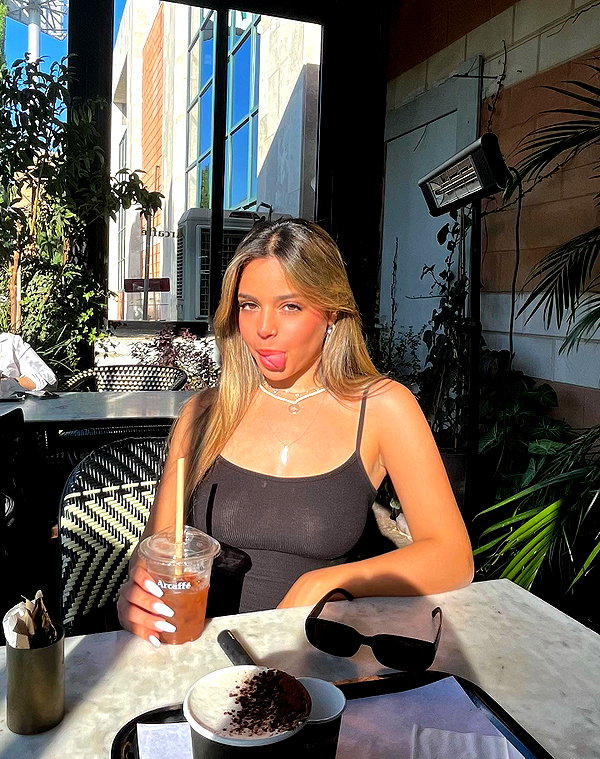 _ariel_lll instagram image archive image