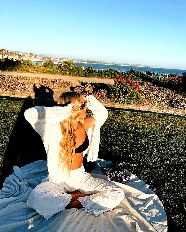 _ashleeevangelinos_ instagram image archive image