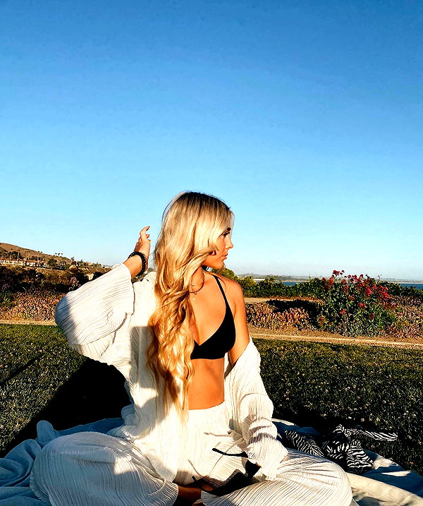 _ashleeevangelinos_ instagram image archive image
