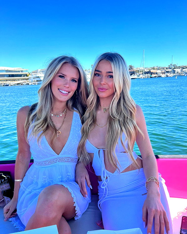 _ashleeevangelinos_ instagram image archive image