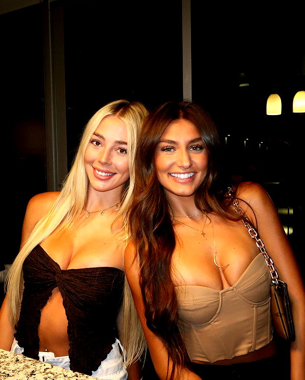 _ashleeevangelinos_ instagram image archive image