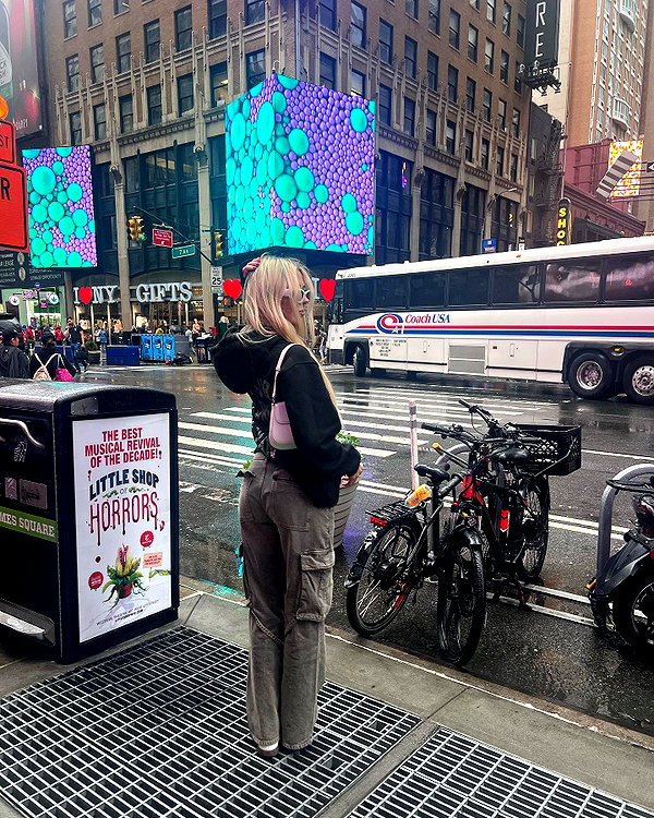 _ashleeevangelinos_ instagram image archive image