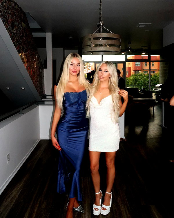 _ashleeevangelinos_ instagram image archive image