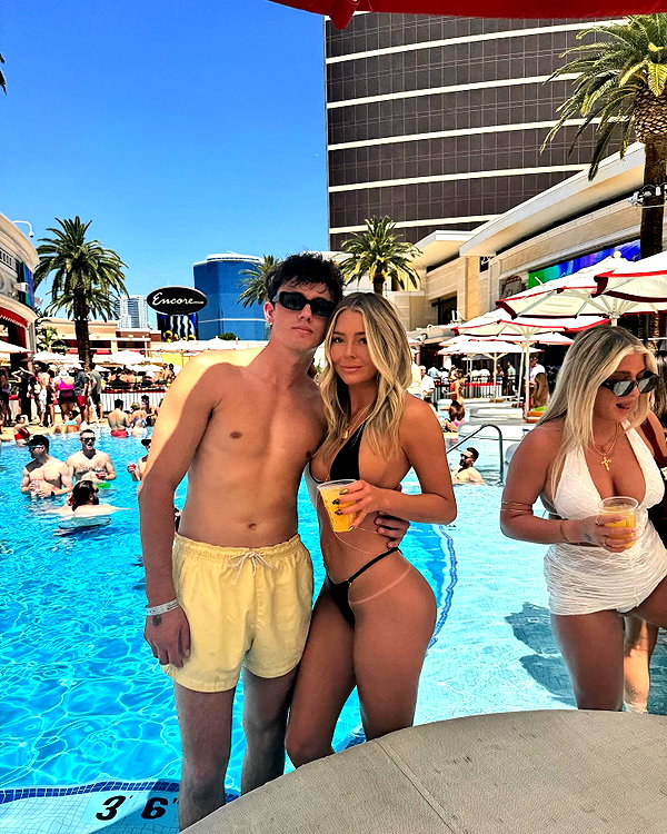 _ashleeevangelinos_ instagram image archive image