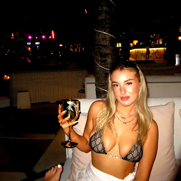 _lucycartwright instagram image archive image