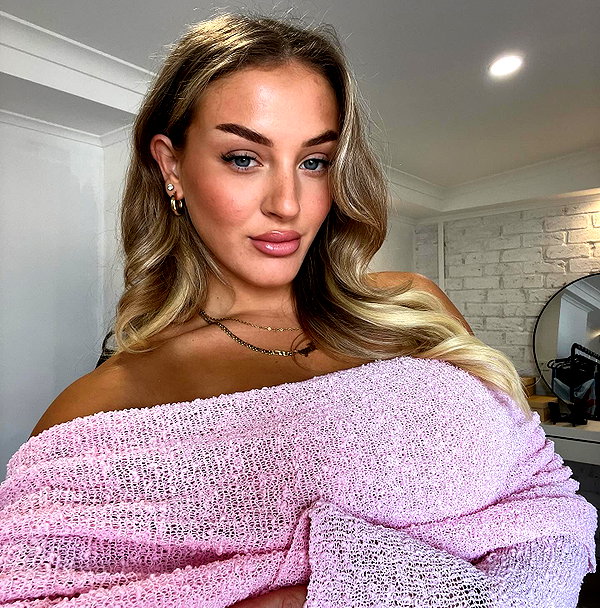 _lucycartwright instagram image archive image