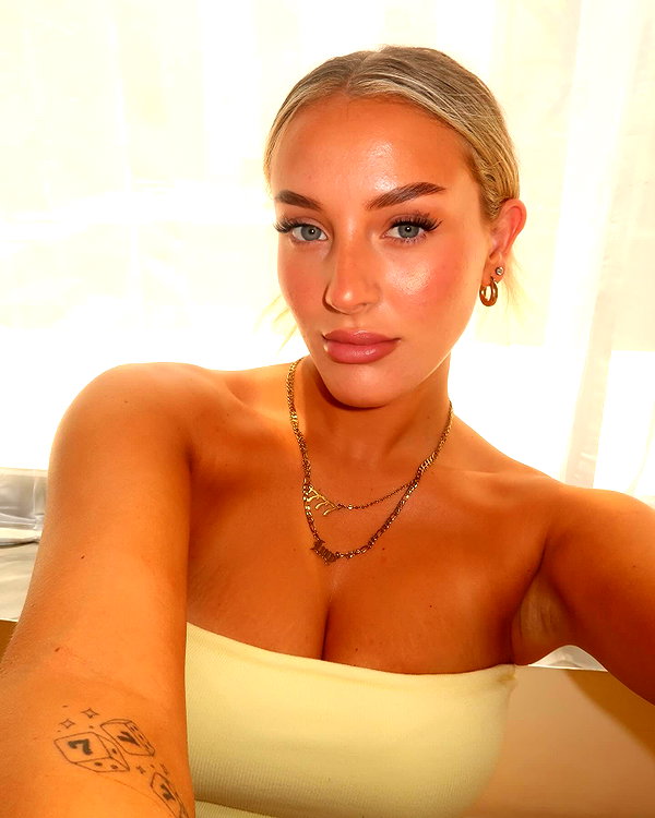 _lucycartwright instagram image archive image