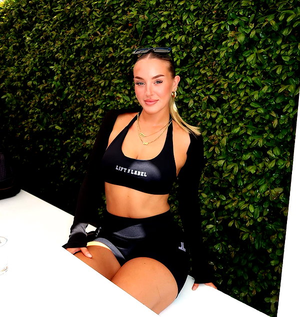 _lucycartwright instagram image archive image