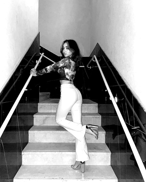 _michellemav_ instagram image archive image