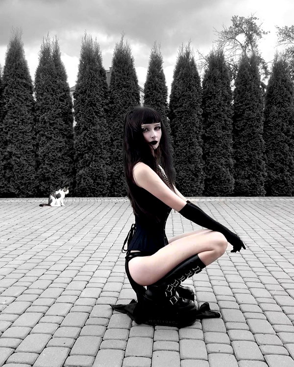 _monixque_ instagram image archive image