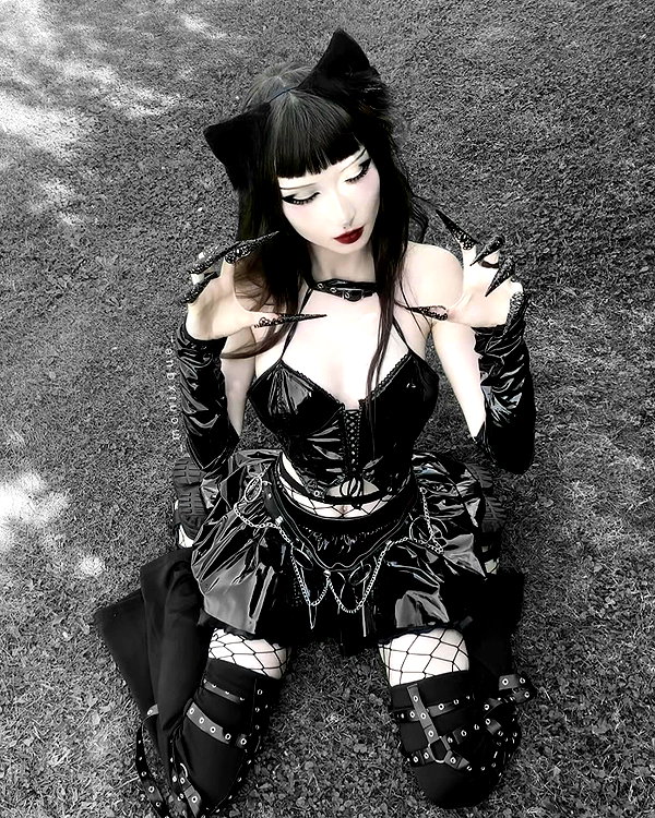_monixque_ instagram image archive image