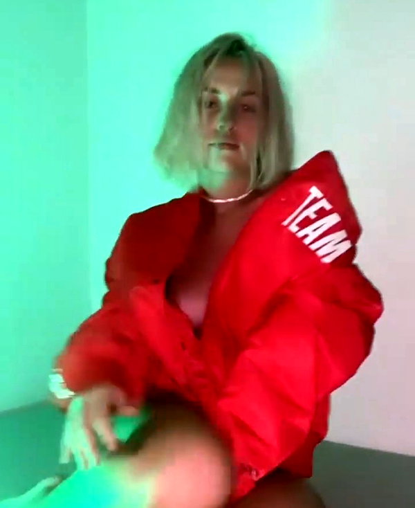 _on_its_own_wave__ _on_its_own_wave__ archive image