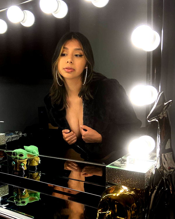 _onlyzayra instagram image archive image