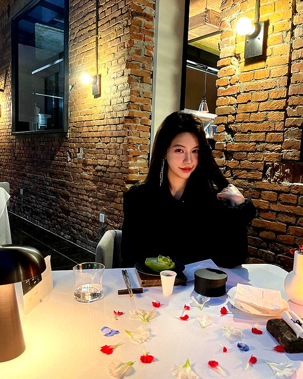 _xixiyx_ instagram image archive image