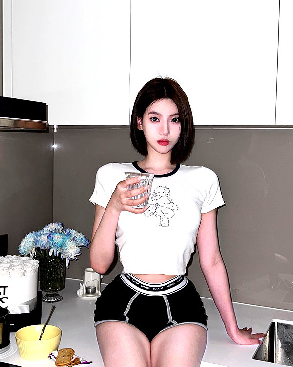 _xixiyx_ instagram image archive image