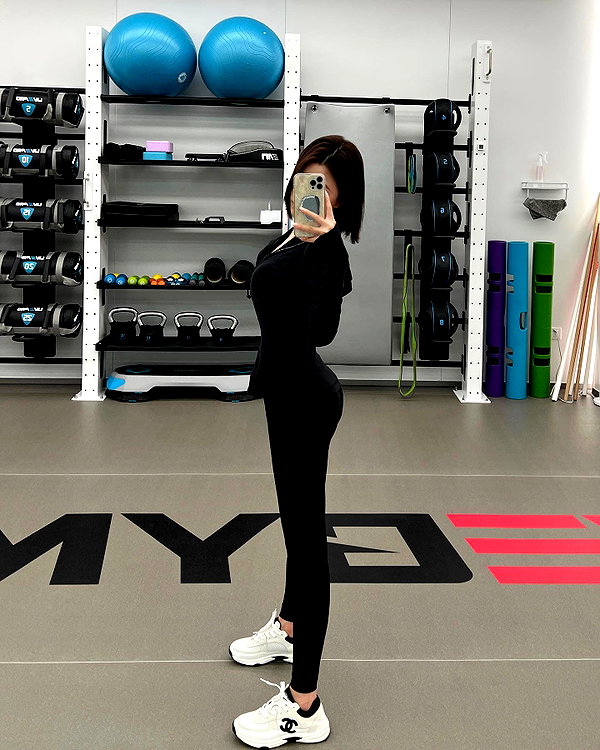 _xixiyx_ instagram image archive image