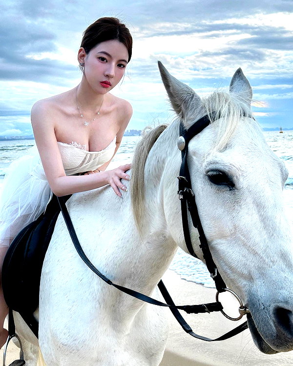 _xixiyx_ instagram image archive image